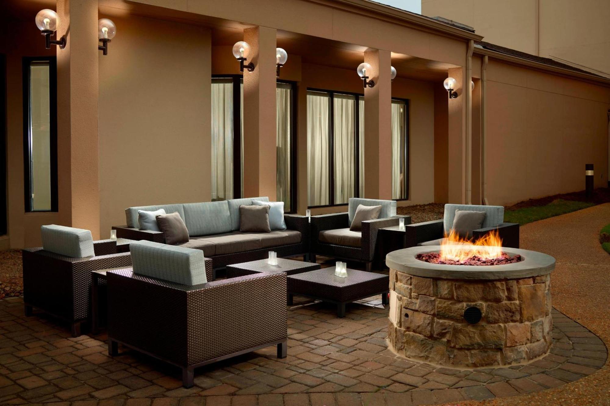Courtyard By Marriott Atlanta Airport South/Sullivan Road College Park Exteriör bild